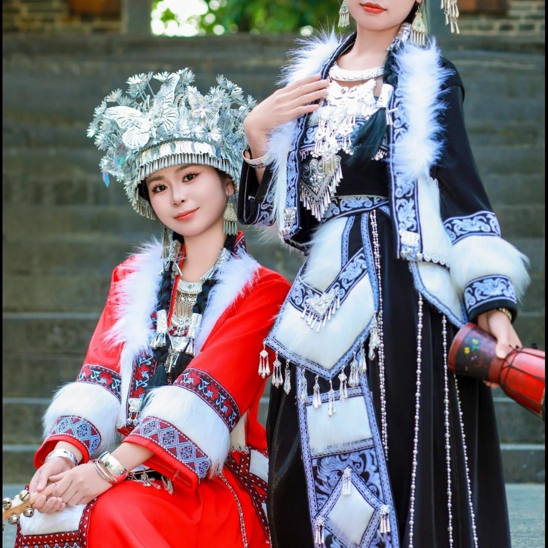 新款苗族少女少数民族服装旅拍摄影服饰写真黑红套装摄影