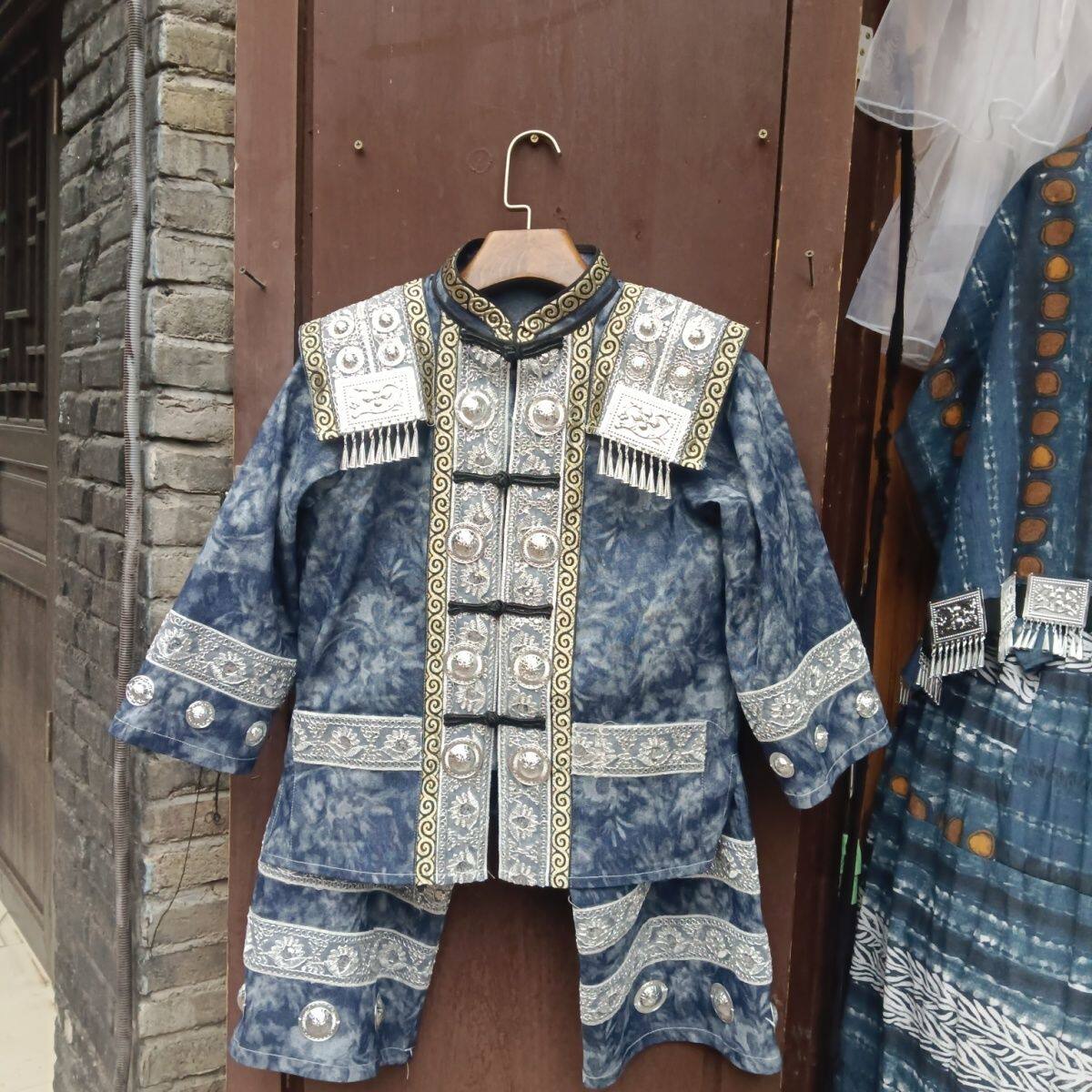 新款儿童扎染苗族服装演出服土家族男童舞蹈少数民族旅拍服