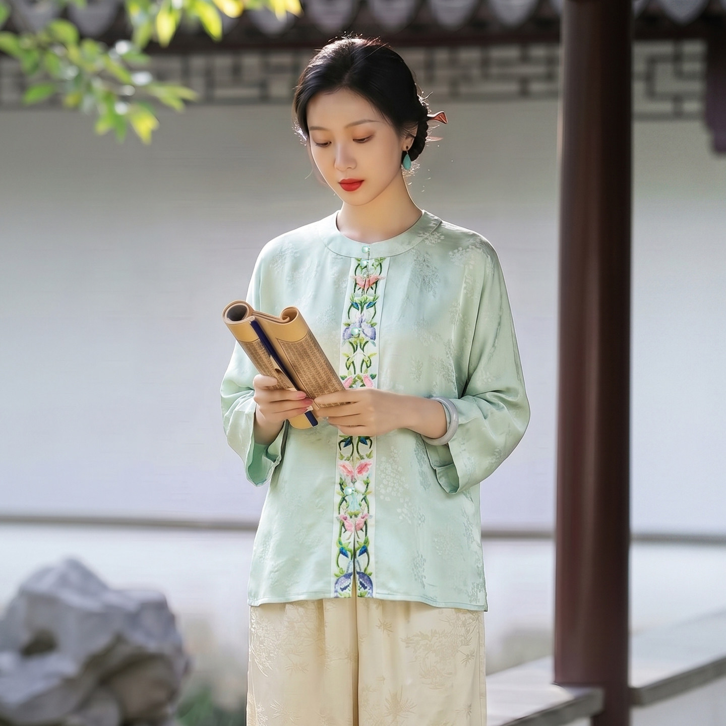 华族经典新中式上衣桑蚕丝手工高定纯手绣显白改良唐装女260509