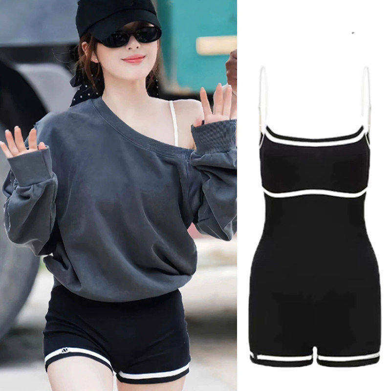 【赵露思同款】2026新款黑色性感保守平角连体泳衣显瘦遮肉显瘦,运动/瑜伽/健身/球迷用品,连体泳衣,淘宝优惠券,粉丝福利购,淘宝优惠卷