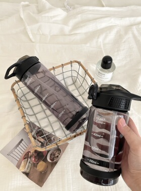 简约韩ins大容量黑色吸管塑料水杯女夏季便携DIY刻度随手杯小众女