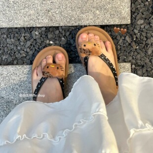 豹纹KT猫咪人字拖可爱拖鞋女夏外穿海边凉拖可湿水波点平地拖鞋