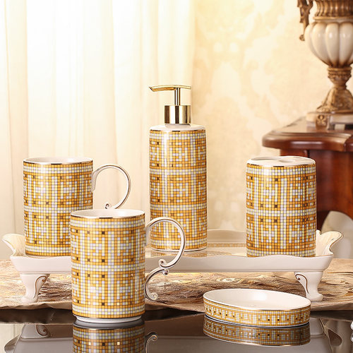 轻奢浴室用品洗漱套装周宏烁