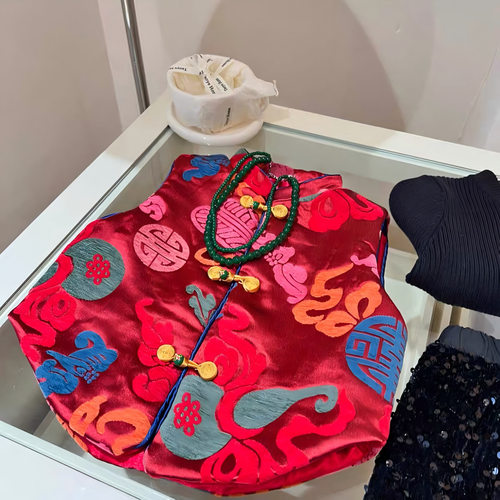 女童冬季新款马甲2026宝宝中国红