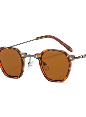 2026年新款复古朋克小框个性嘻哈太阳镜欧美ins风前卫男防紫外线