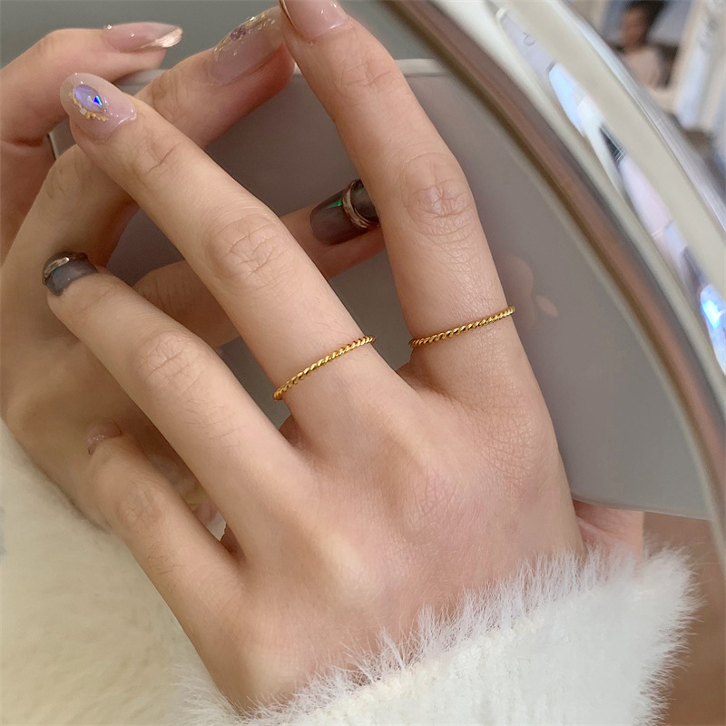 大码戒指女胖mm叠戴时尚个性细麻花胖人胖手大圈口大号食指指环潮