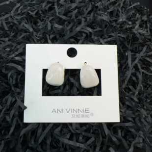 艾妮薇妮新品滴釉豆豆耳环韩国百搭耳扣2026年新款潮高级感耳饰女