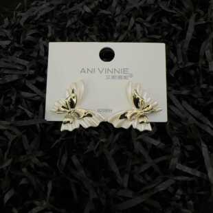 艾妮薇妮 法式蝴蝶耳钉小众设计高级感in风酷帅简约女潮耳环耳饰