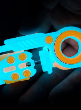 震旦品牌迷你钥匙扣爆款减压轴器男孩发光挂件批发