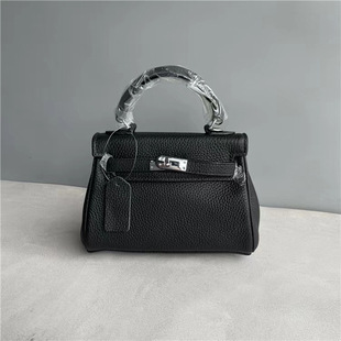 日本ぜいた二代软凯莉包潮2026新款 单肩 女包高级感斜挎小包包时尚