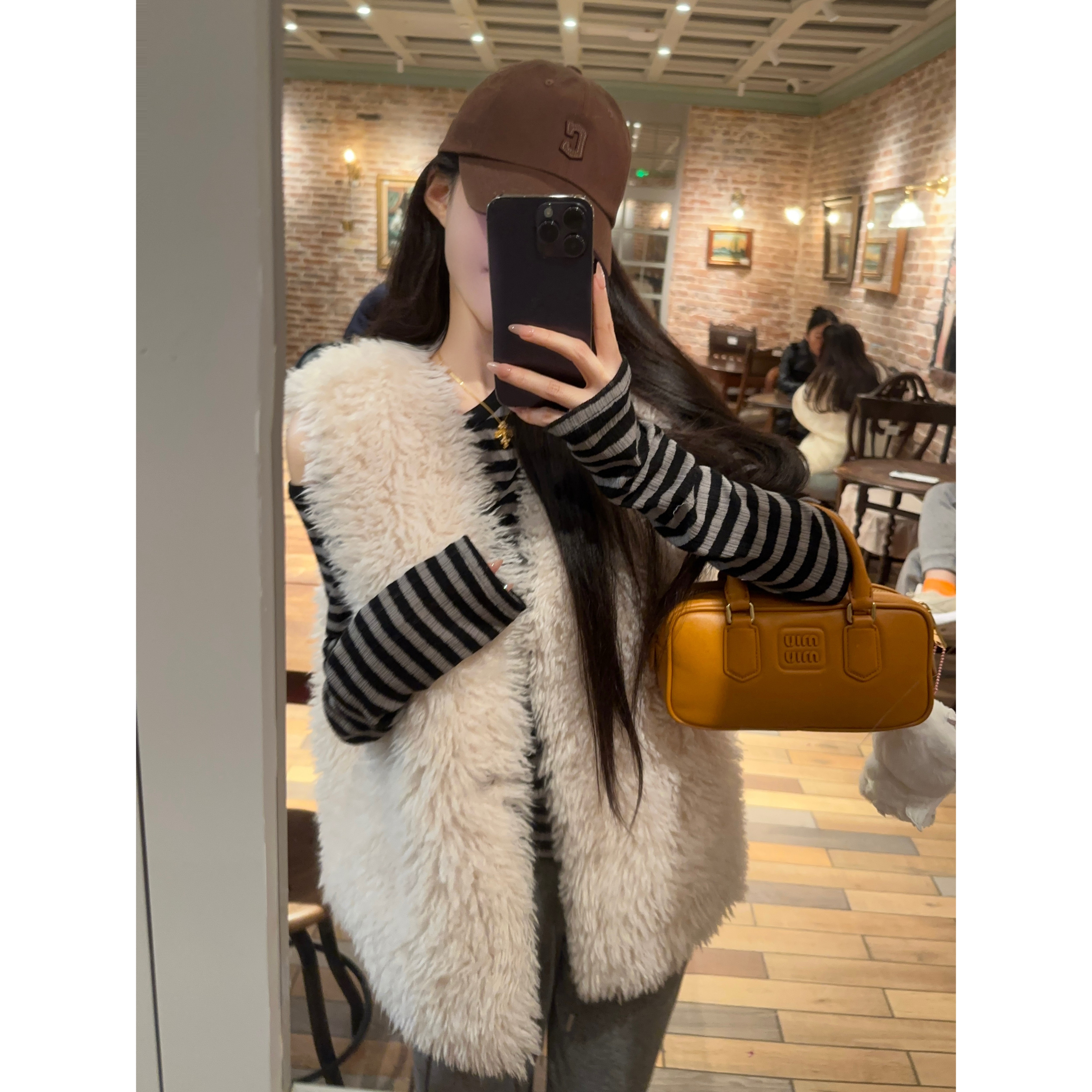 仿羊羔毛马甲叠穿神器秋冬氛围感