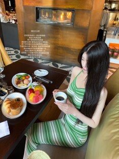 JAMAIS VU【海岛生活】仙俏S曲线 氛围感 条纹显瘦度假挂脖连衣裙