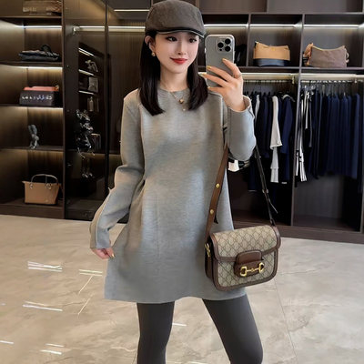 设计感纽扣收腰t恤女长袖上衣