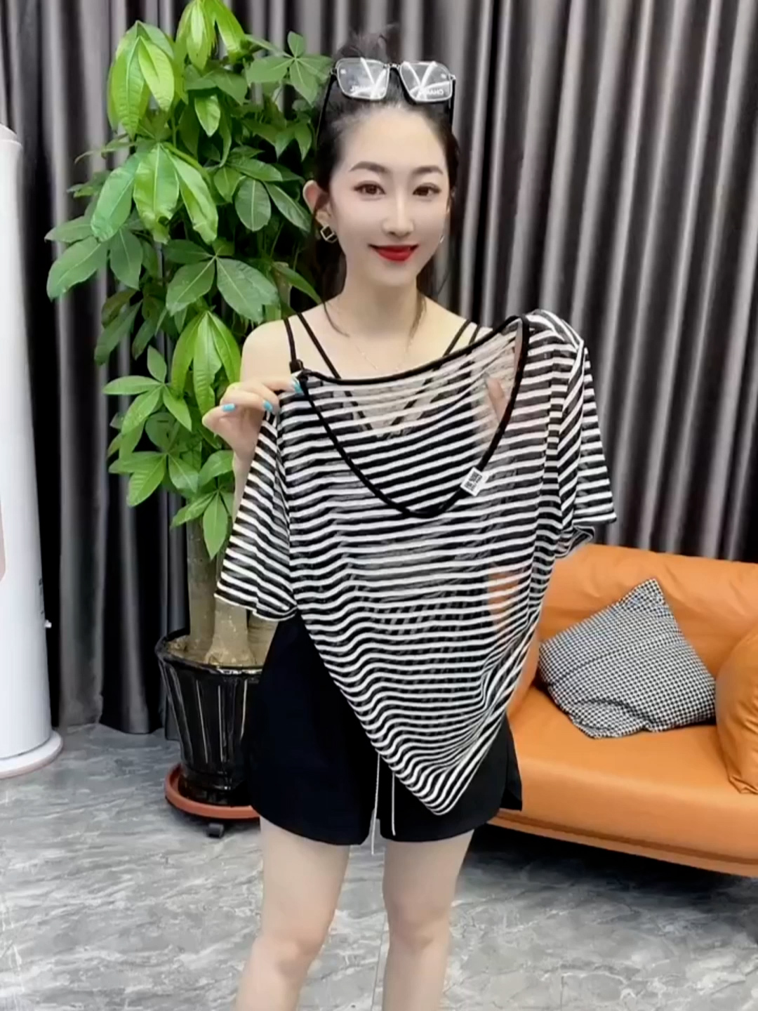 V领冰丝条纹T恤女短袖薄款