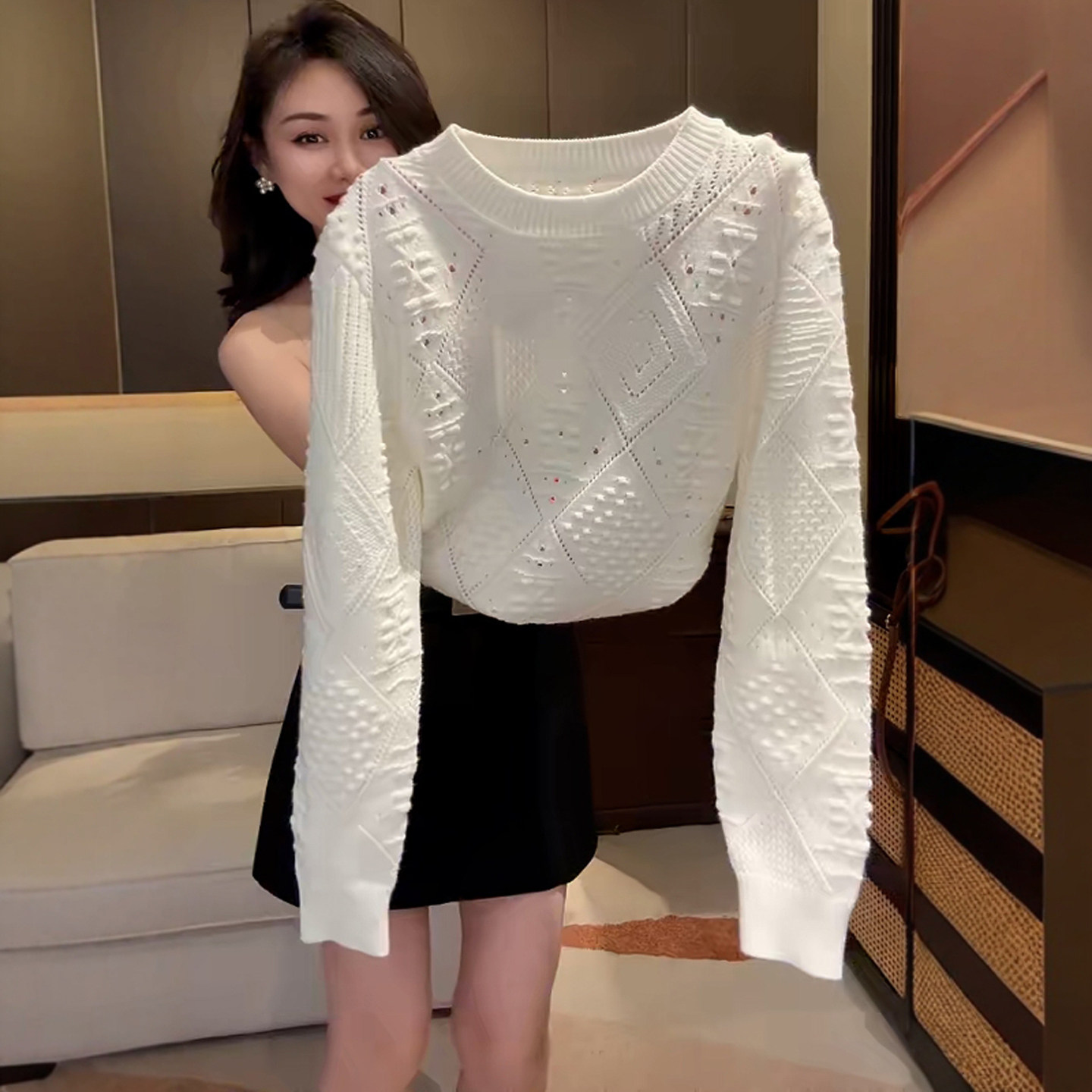 白色复古麻花菱格圆领套头毛衣女2025冬季新款宽松长袖针织衫上衣