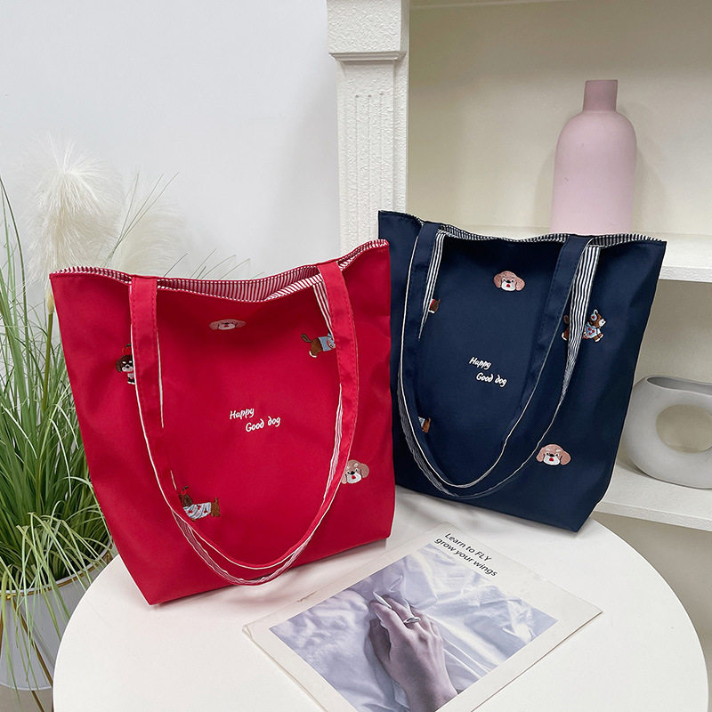 大容量上班通勤单肩包女尼龙卡通小狗刺绣挂件帆布条纹双面手提包