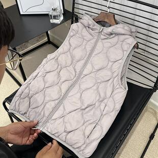 中老年轻薄羽绒服马甲女短款 冬 连帽保暖坎肩内搭背心打底妈妈新款