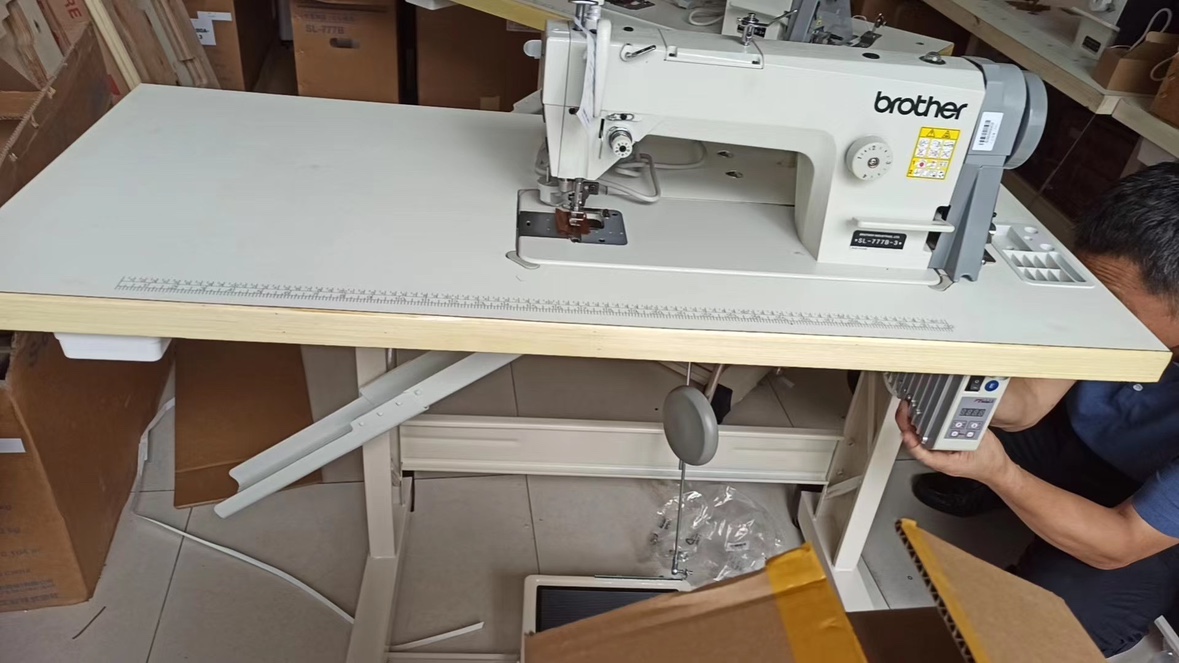 日本兄弟牌SL-777B-03带线刀车工业缝纫机平车刀车两用