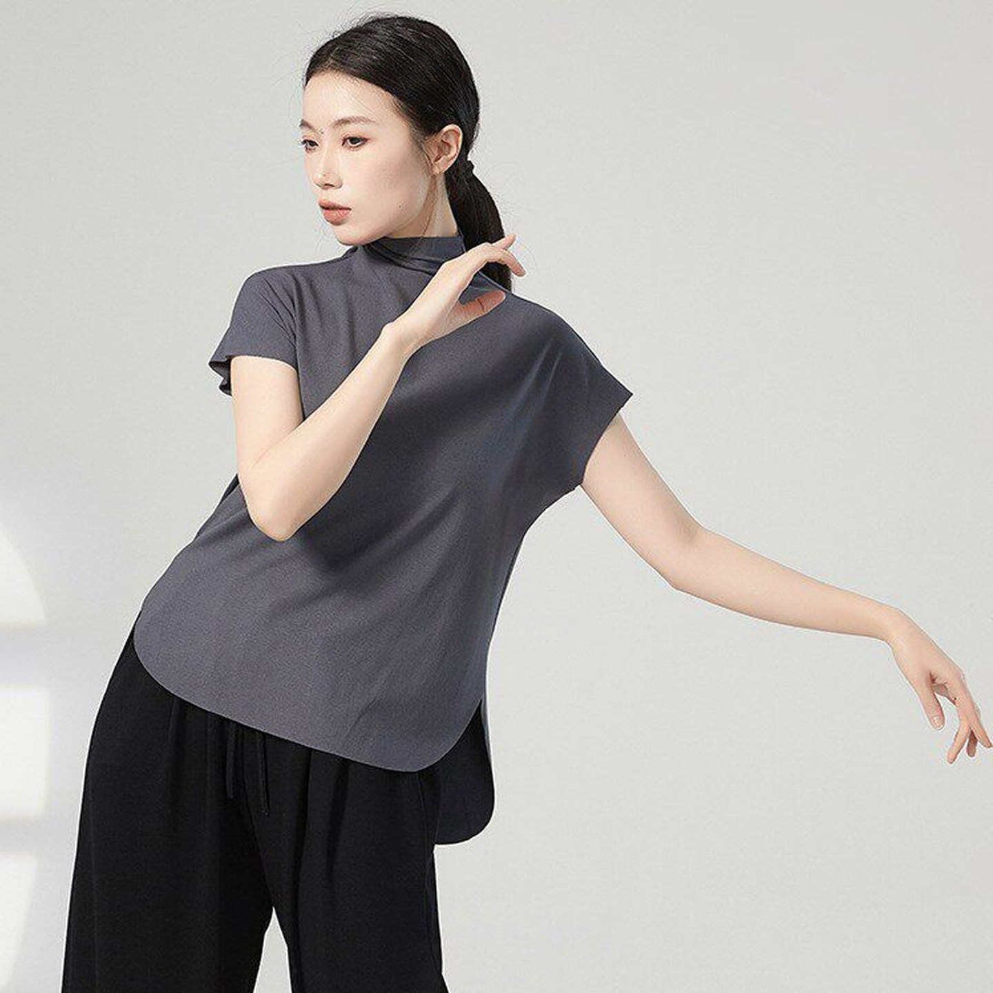 夏季小高领女现代舞练功服宽松T恤演出背心日常形体训练跳舞上衣