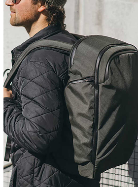 通勤旅行背包30L行李包男士出差商务电脑包16寸大容量双肩包男款