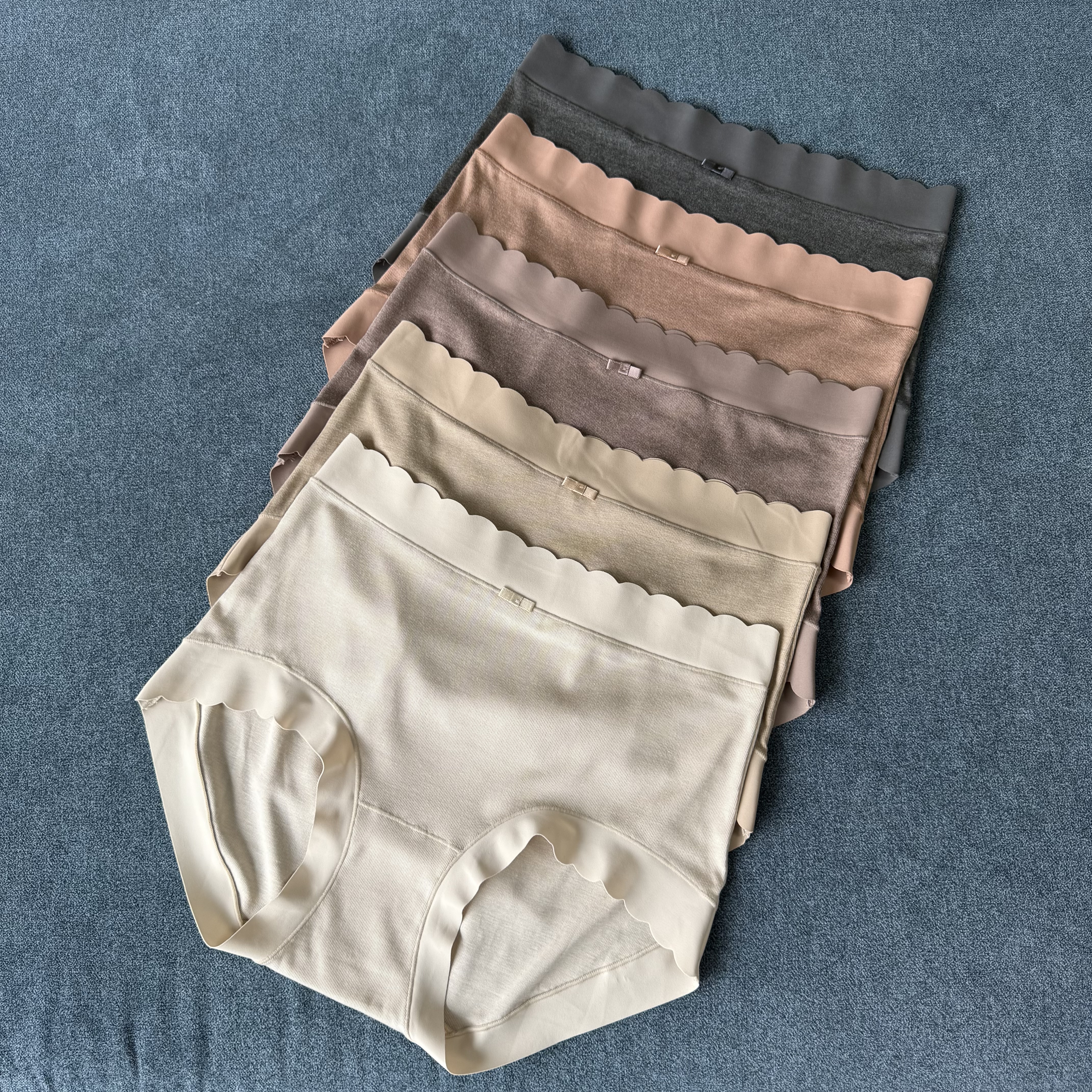 【暖在肌底 柔在心里】告别冬日凉感！秋冬磨毛自发热中腰女内裤