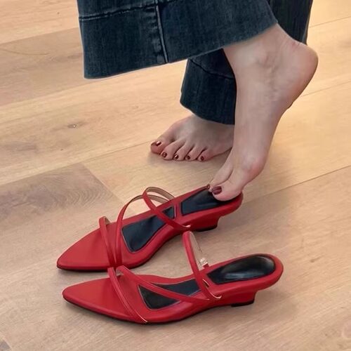 性感尖头一字带气质坡跟凉鞋女