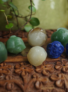 俏色雕件碧玉男女俏色