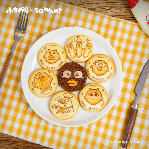 小刘鸭杂货铺毛绒徽章盲袋吧唧马口铁胸针配饰可爱包包挂饰礼物