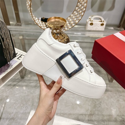 Ηrv坡跟小白鞋女真皮水钻方扣厚底增高休闲运动鞋钻扣松糕德训鞋