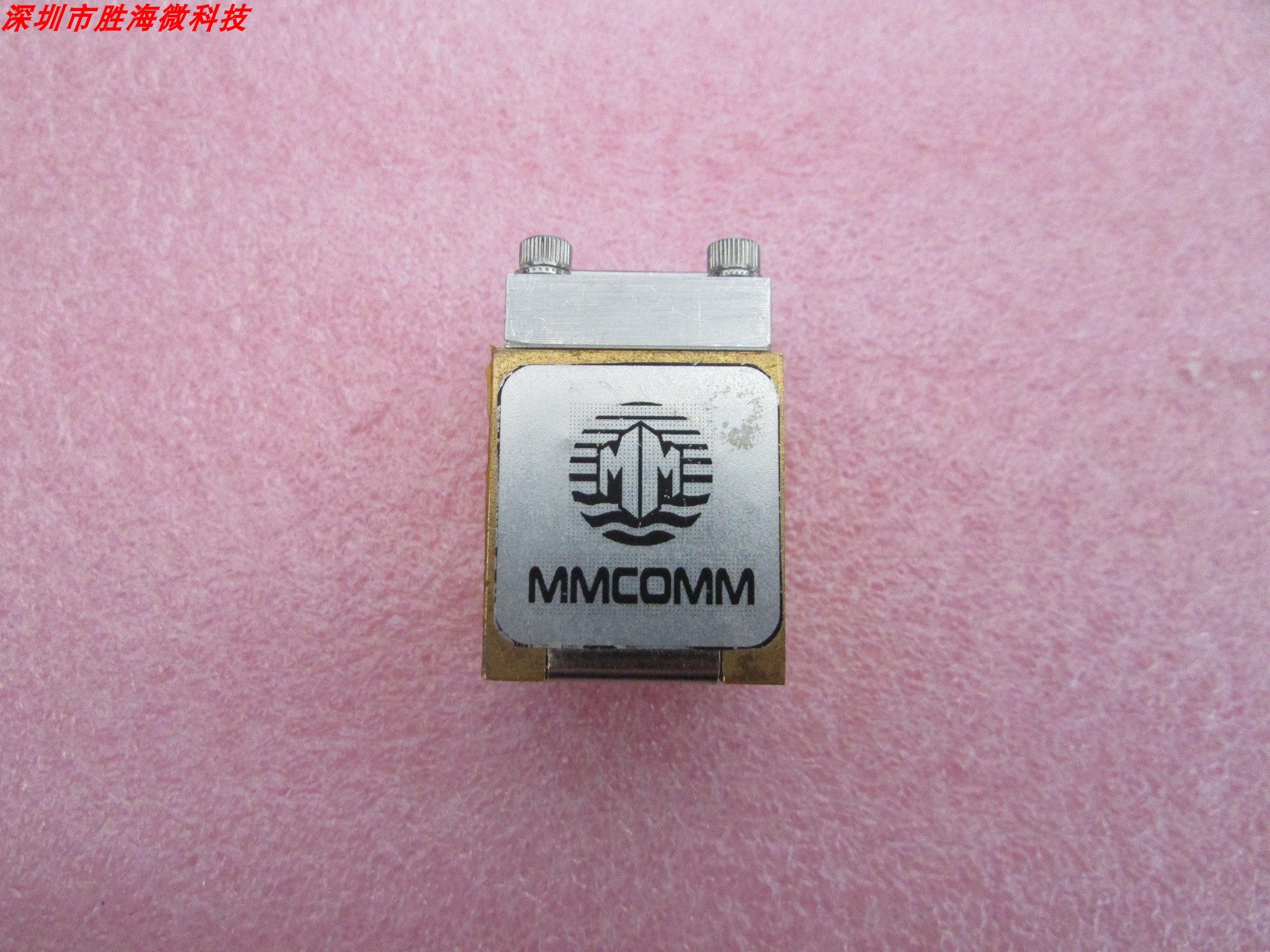 MMCOM 25-26GHz BJ260 WR34 25000-26000MHz 射频波导 隔离器