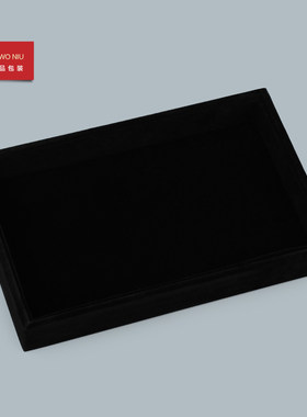 金银珠宝玉器柜台黑色饰品摆放