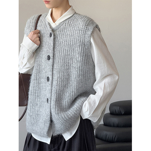 灰色羊毛针织马甲女款2025新款小个子外穿洋气时髦马夹无袖上衣冬