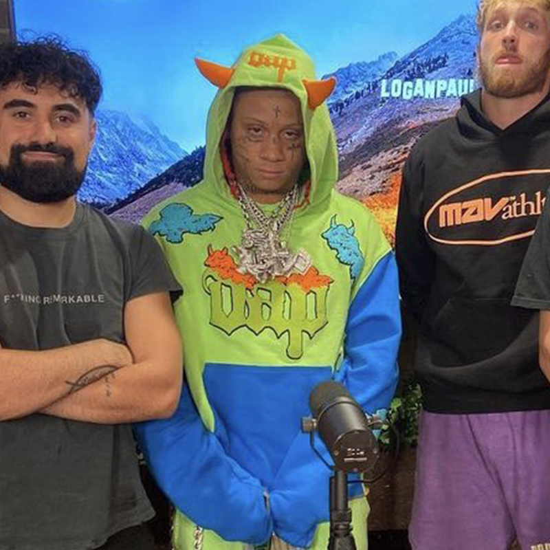 拼接拼接牛角尾巴卫衣