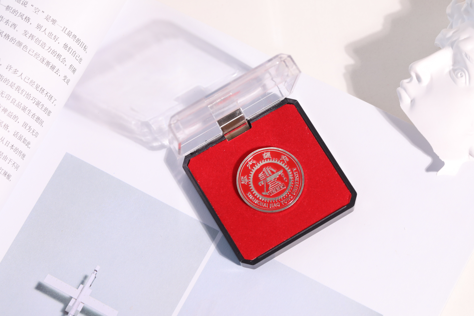 上海交通大学校徽纪念品