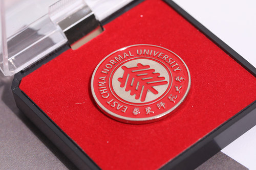 华东师范大学校徽纪念品