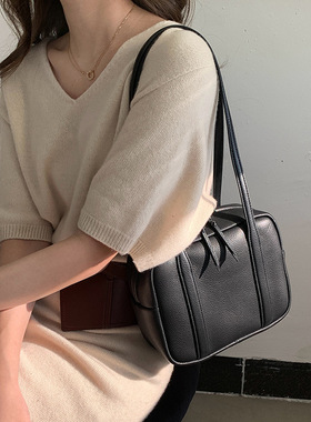 2025秋冬真皮小众单肩枕头包女2025新款日本Aeta鹿皮纹腋下包