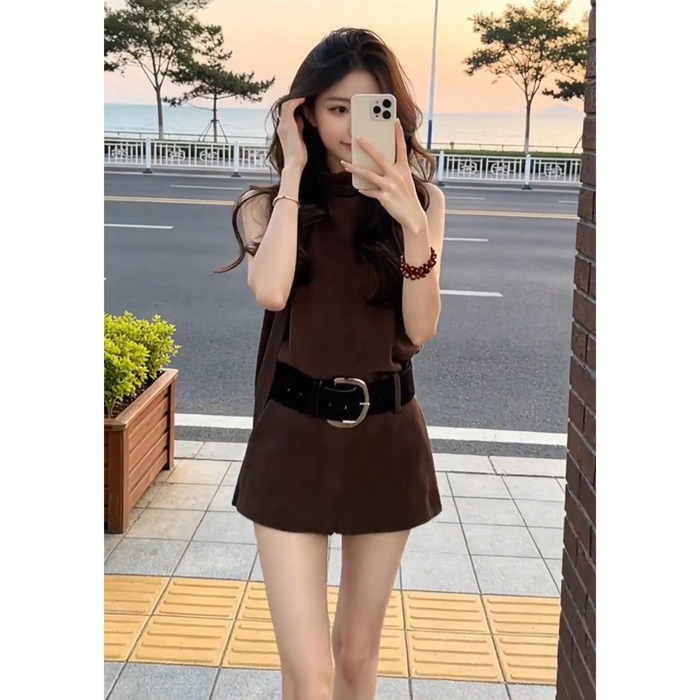 美拉德咖色无袖连衣裙子女夏季2026新款小个子巨好看漂亮短裙