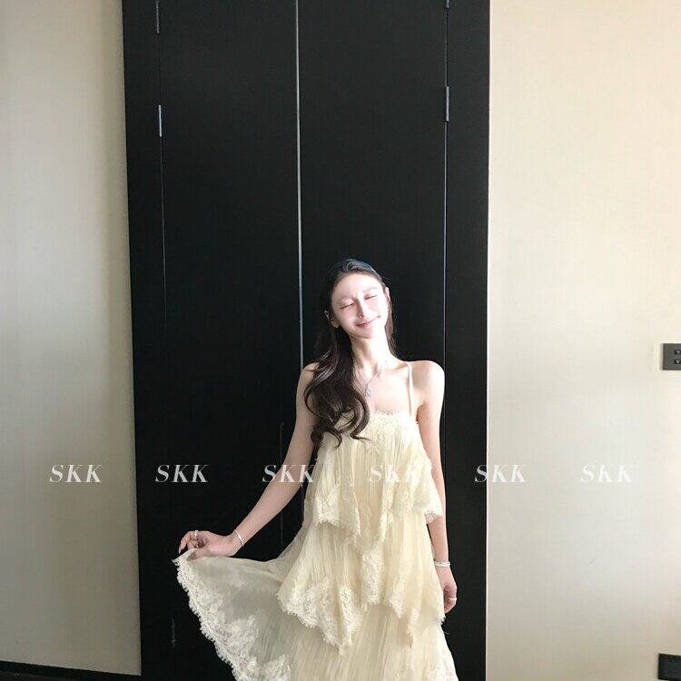 Skk Store原地封神Aj高品肌理重工蕾丝吊带连衣裙长