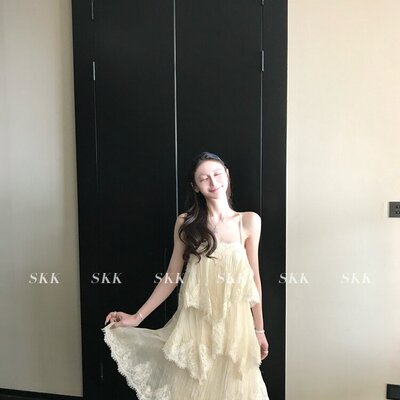 Skk Store原地封神Aj高品肌理重工蕾丝吊带连衣裙长