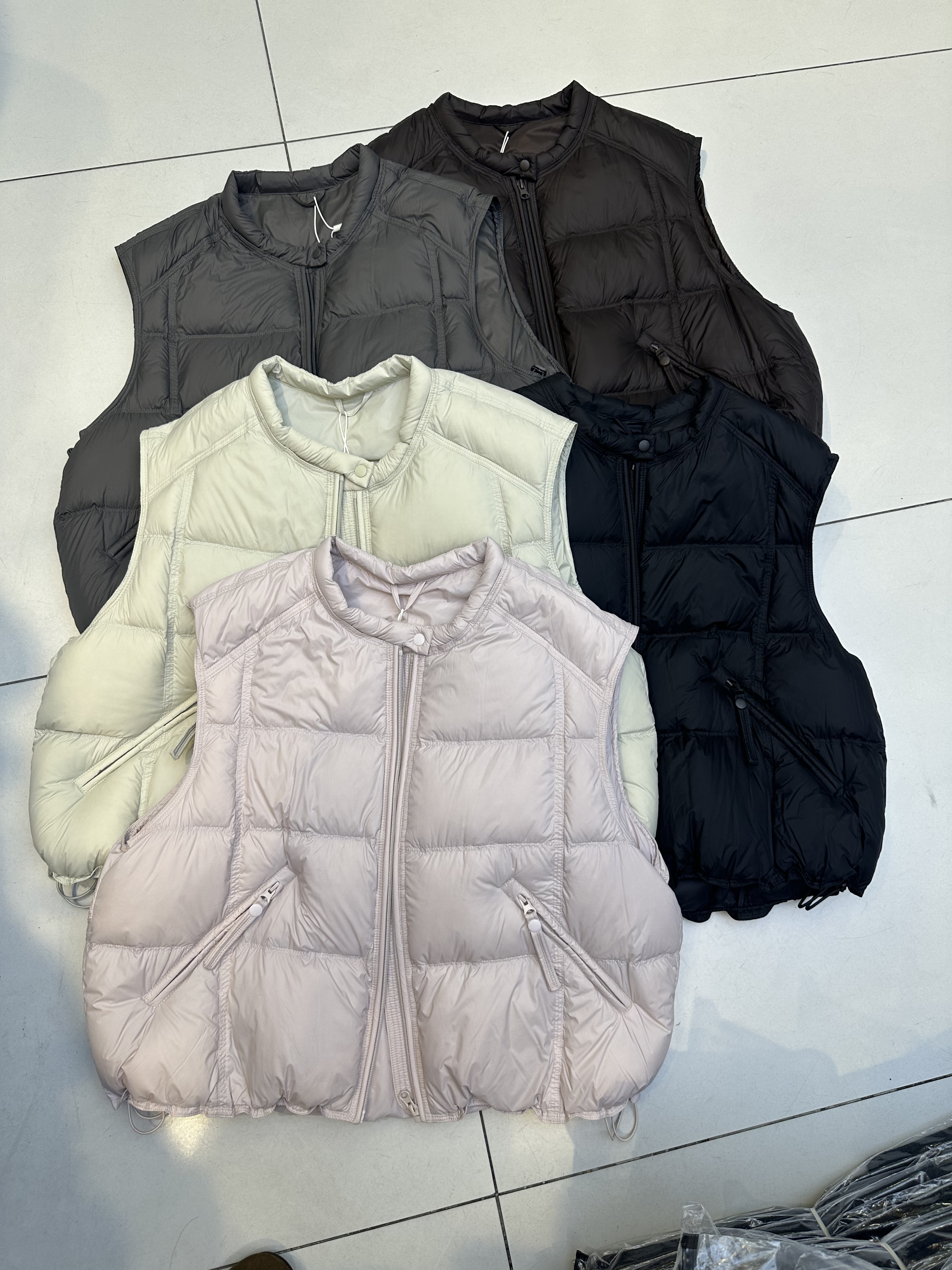 禾柒柒6819正品秋冬新款小个子短款宽松90白鸭绒羽绒服马甲外套女