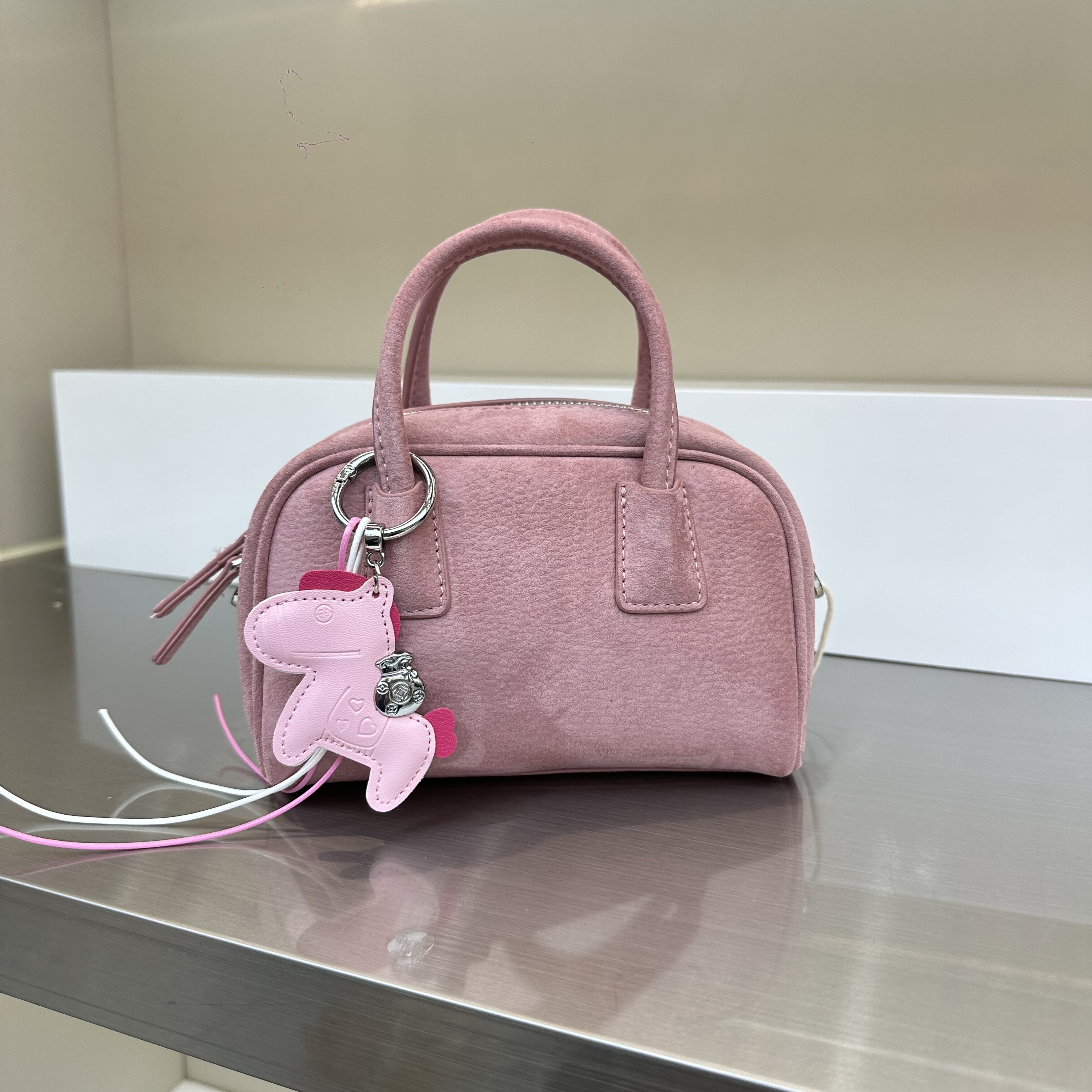 新款时尚迷你手提轻便软皮贝壳包小众潮时尚休闲斜挎女包简约纯色