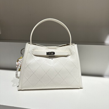 黑白色菱格通勤新款复古休闲慵懒风软皮手提凯莉包斜挎包实用子母