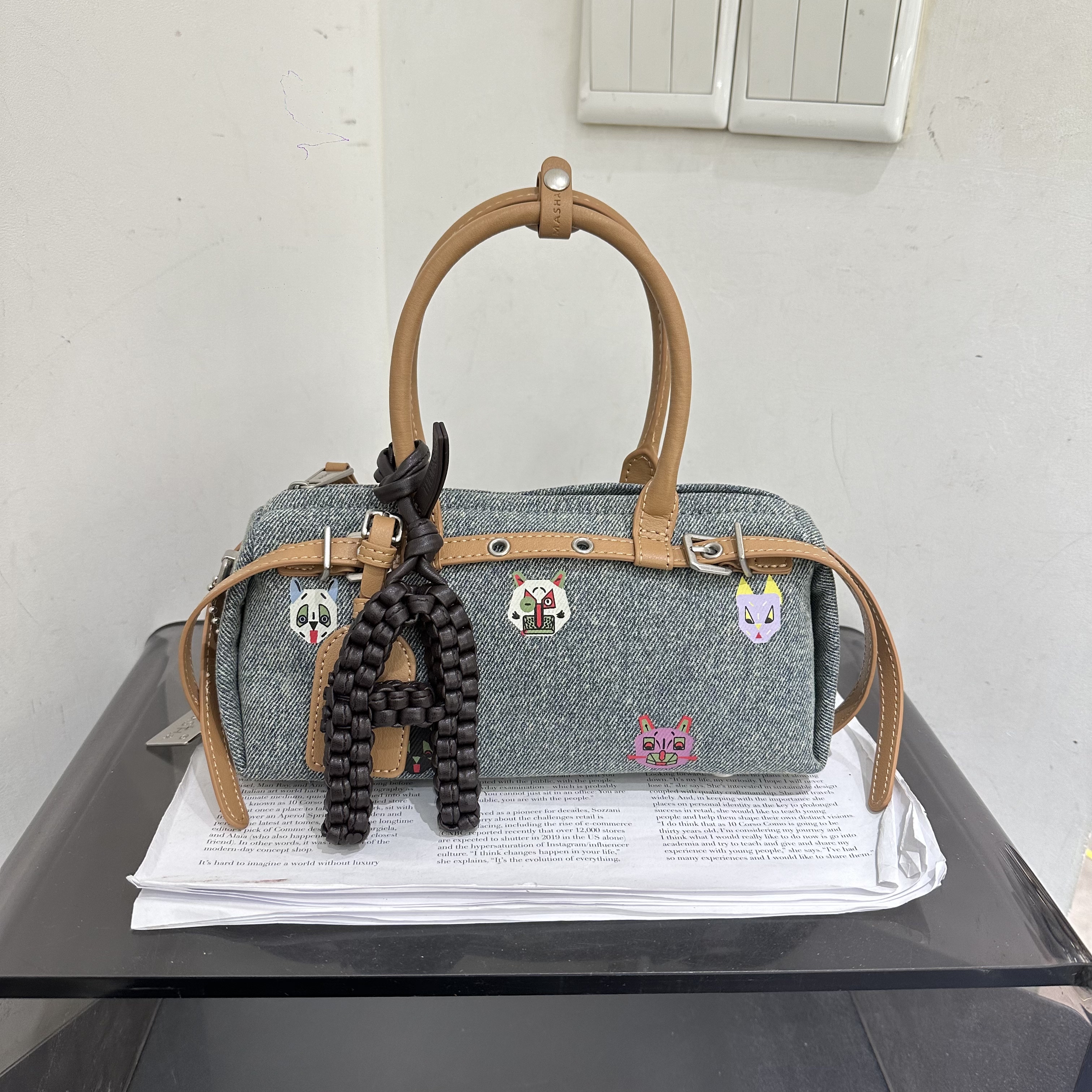 玛莎新款时尚手提牛仔布涂鸦腊肠包轻便小众潮时尚休闲斜挎女包