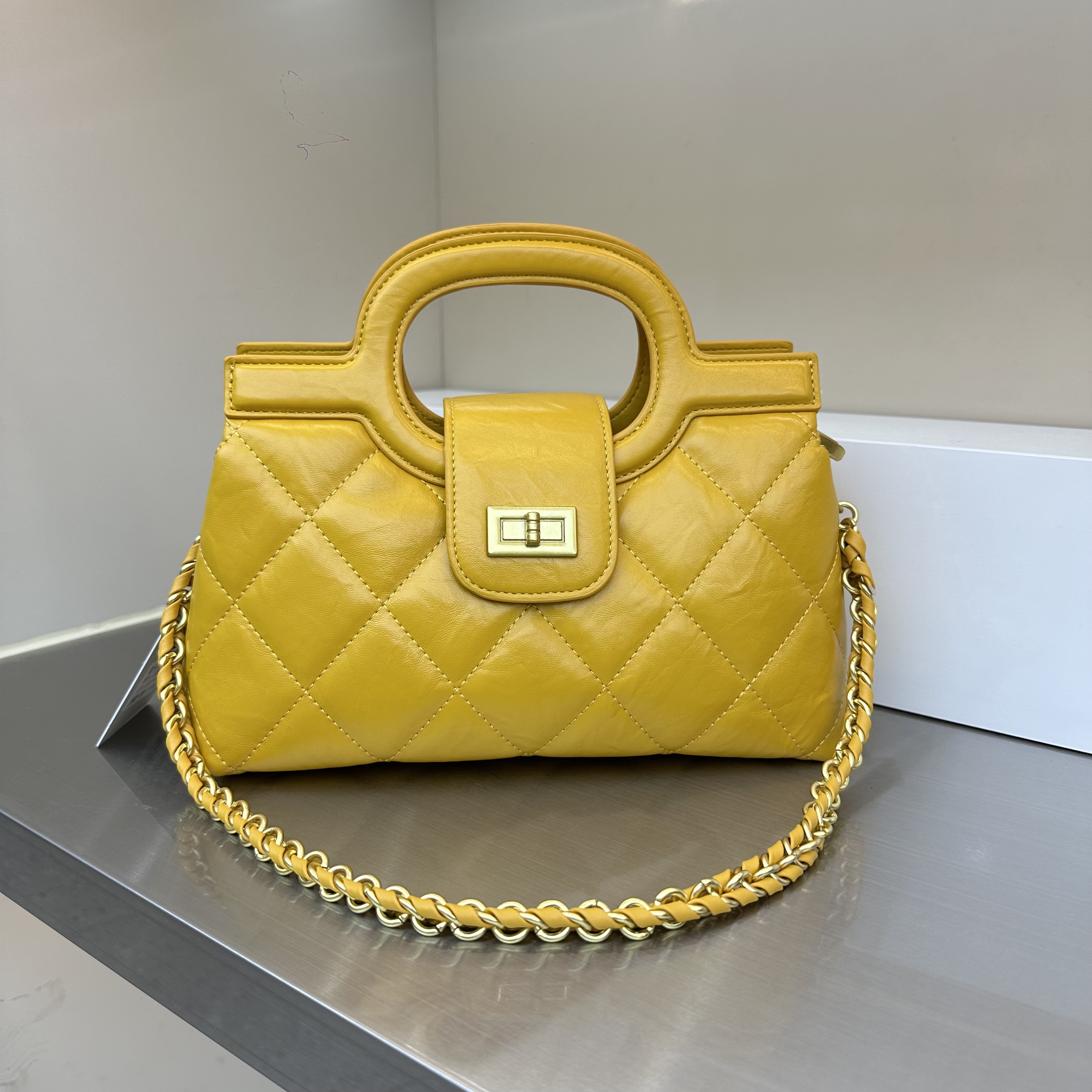 新款时尚小香风菱格链条包硬把手提单肩斜挎包休闲女包简约百搭包