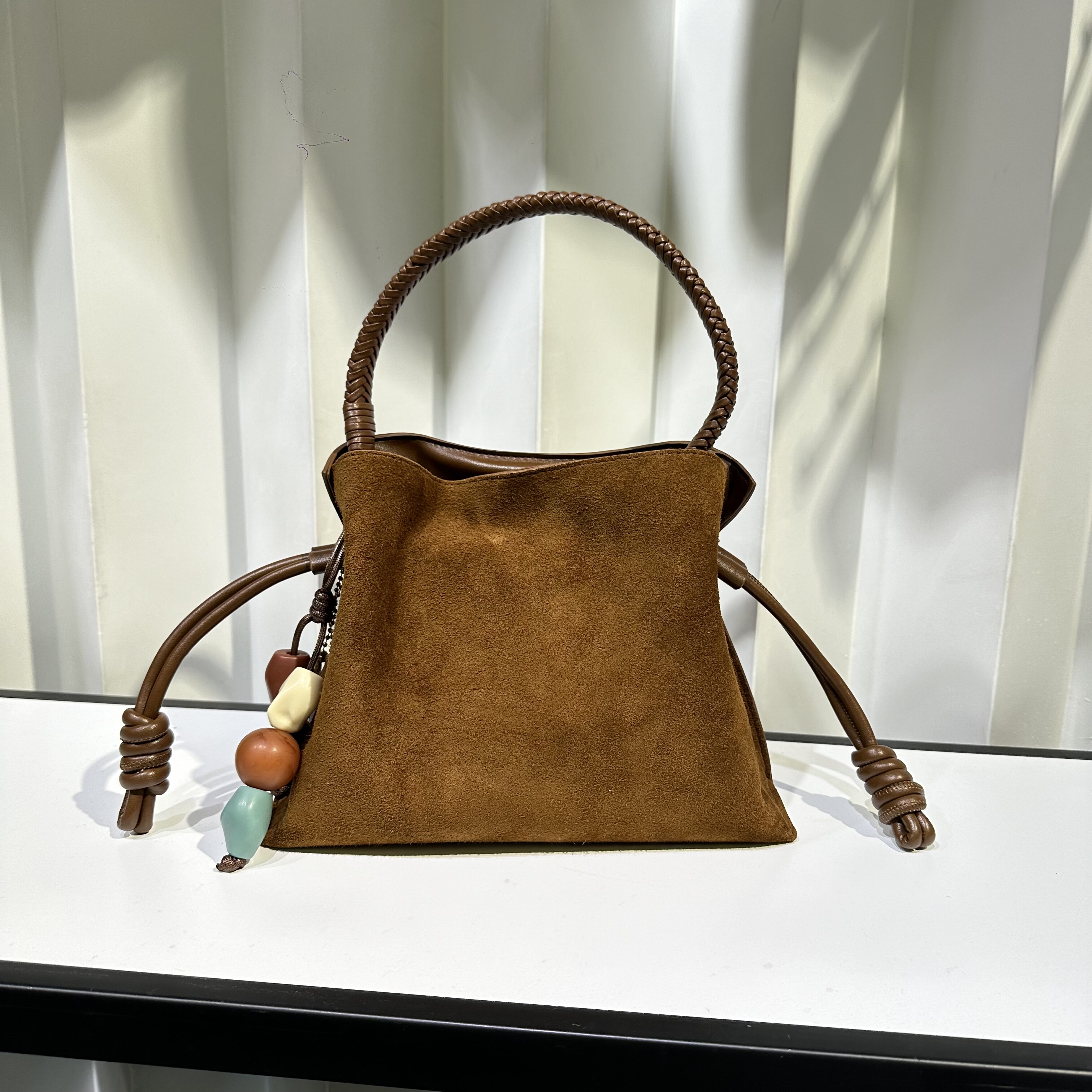 美缇新款磨砂皮抽绳水桶包女式百搭轻奢小众高级感褶皱手提福袋包