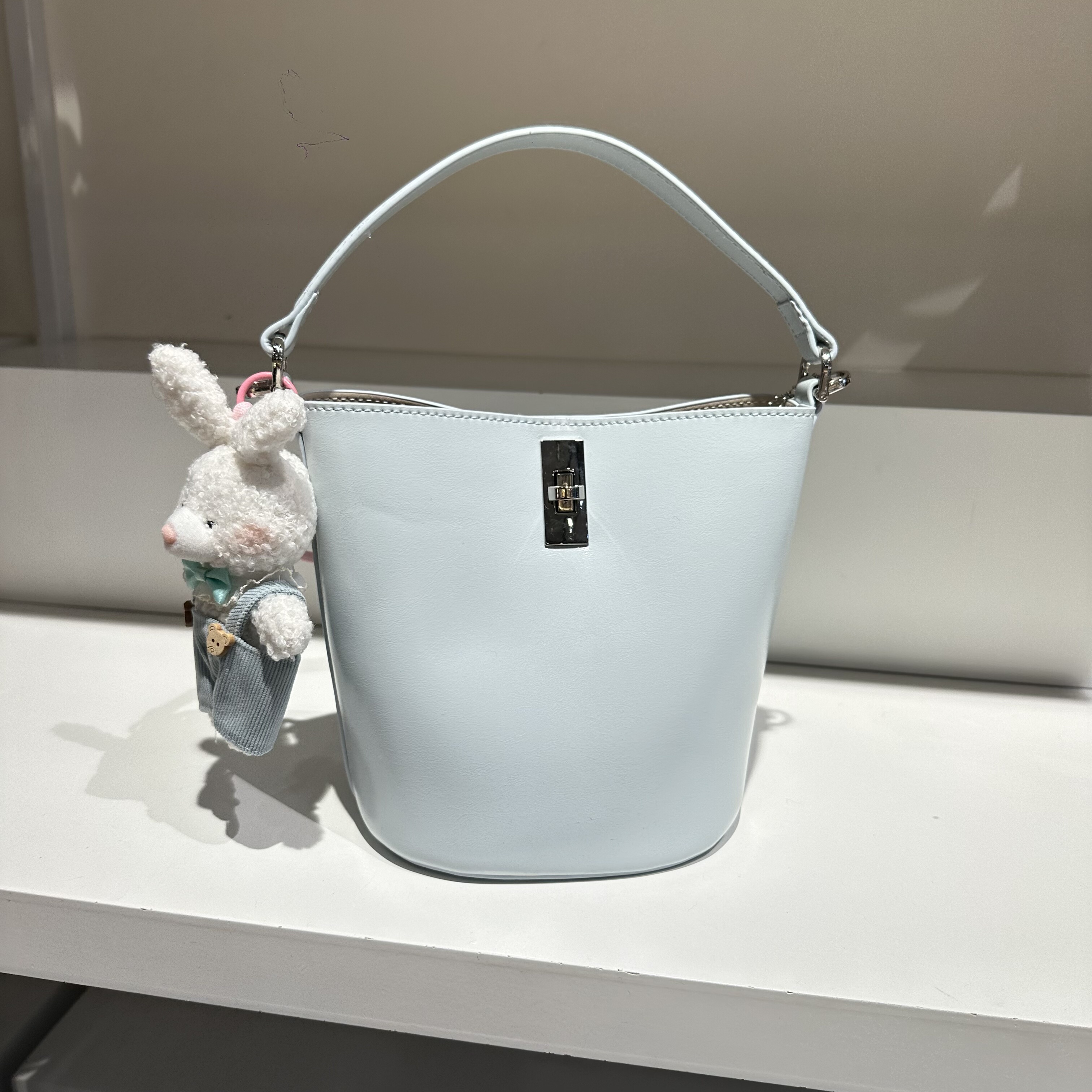 锁扣新款复古休闲慵懒风软皮手提水桶包斜挎女包韩版子母包大容量