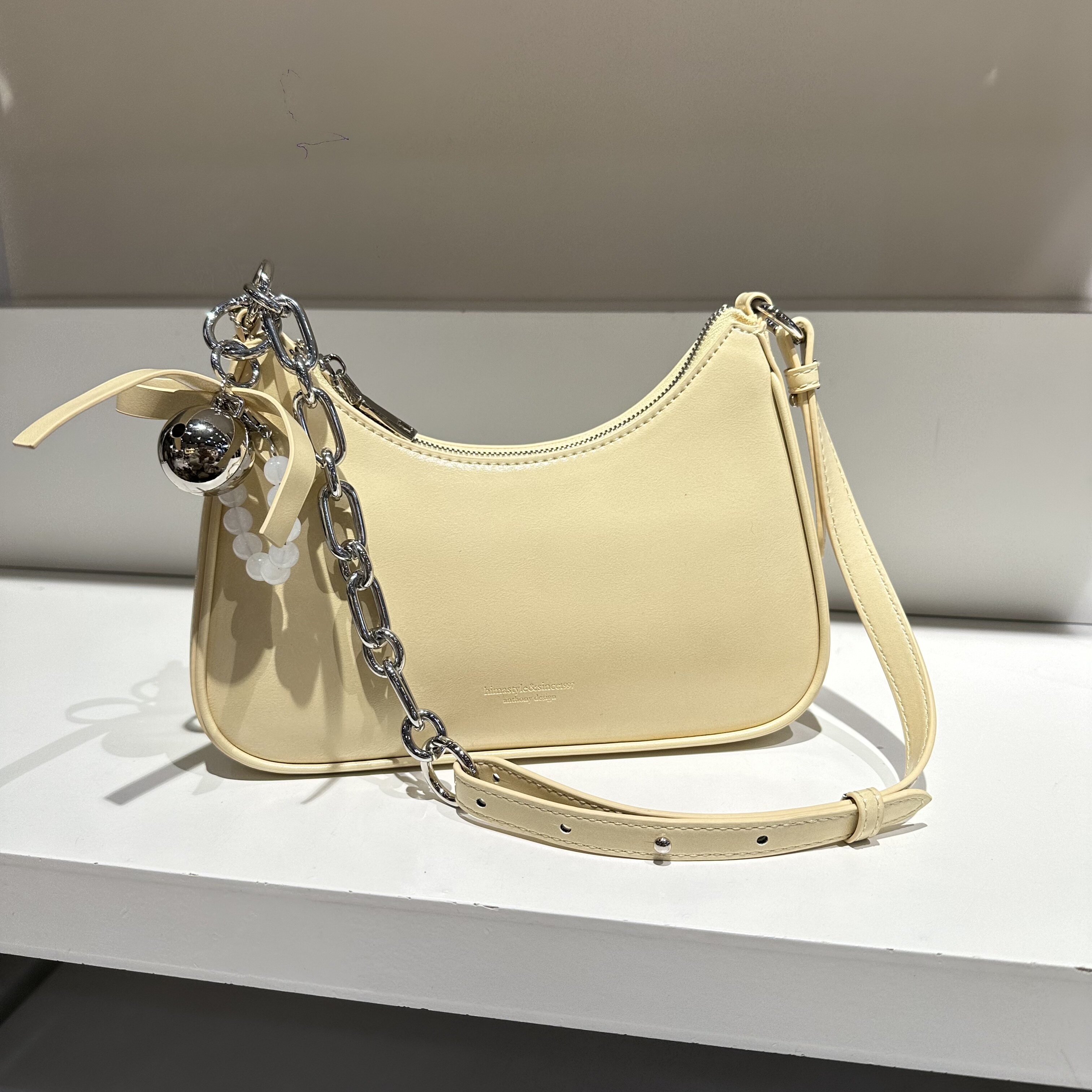 新款复古休闲慵懒风软皮月牙包包链条单肩斜挎女包实用韩版包洋气