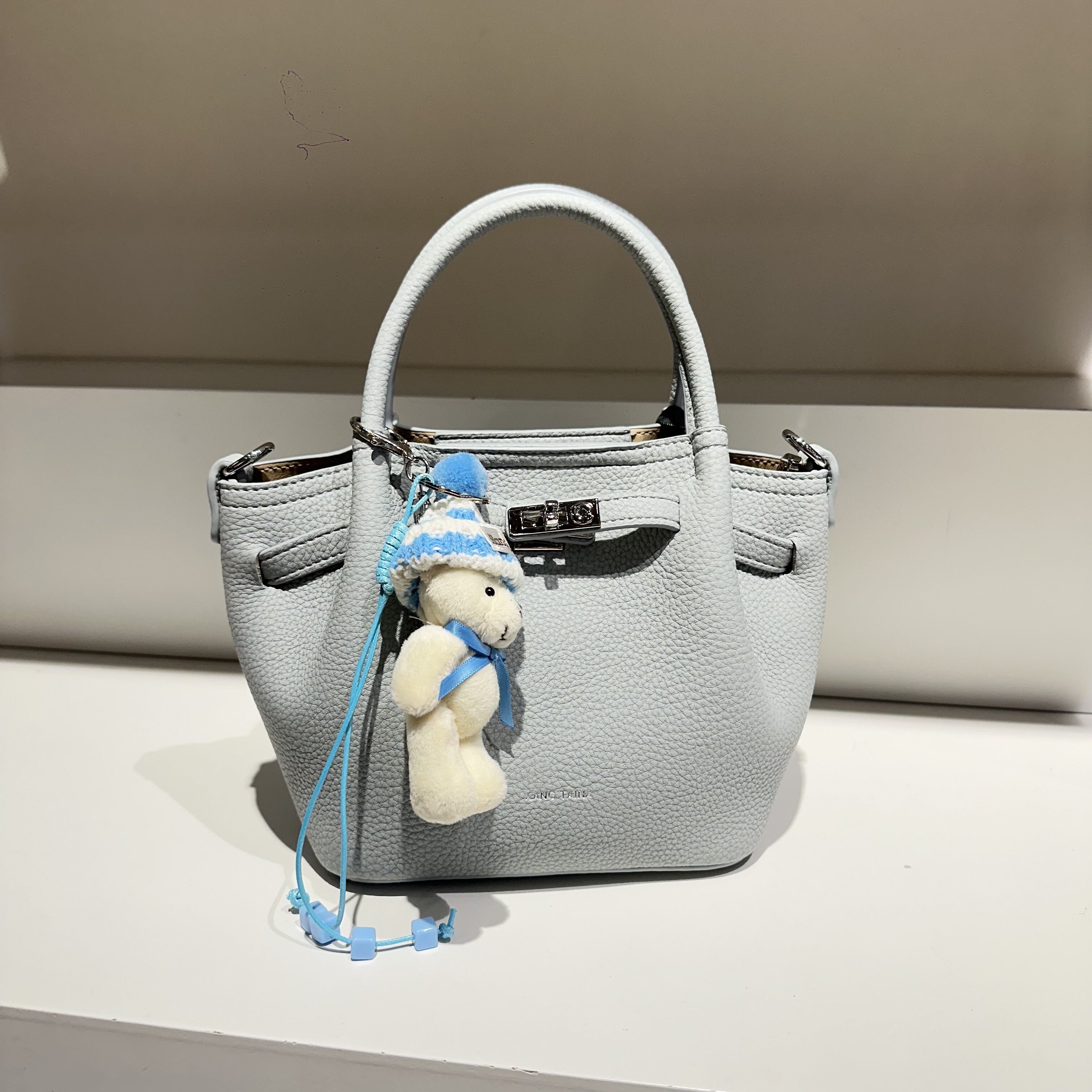 康康家新款复古休闲慵懒风软皮手提菜篮子包斜挎女包纯色简约分层