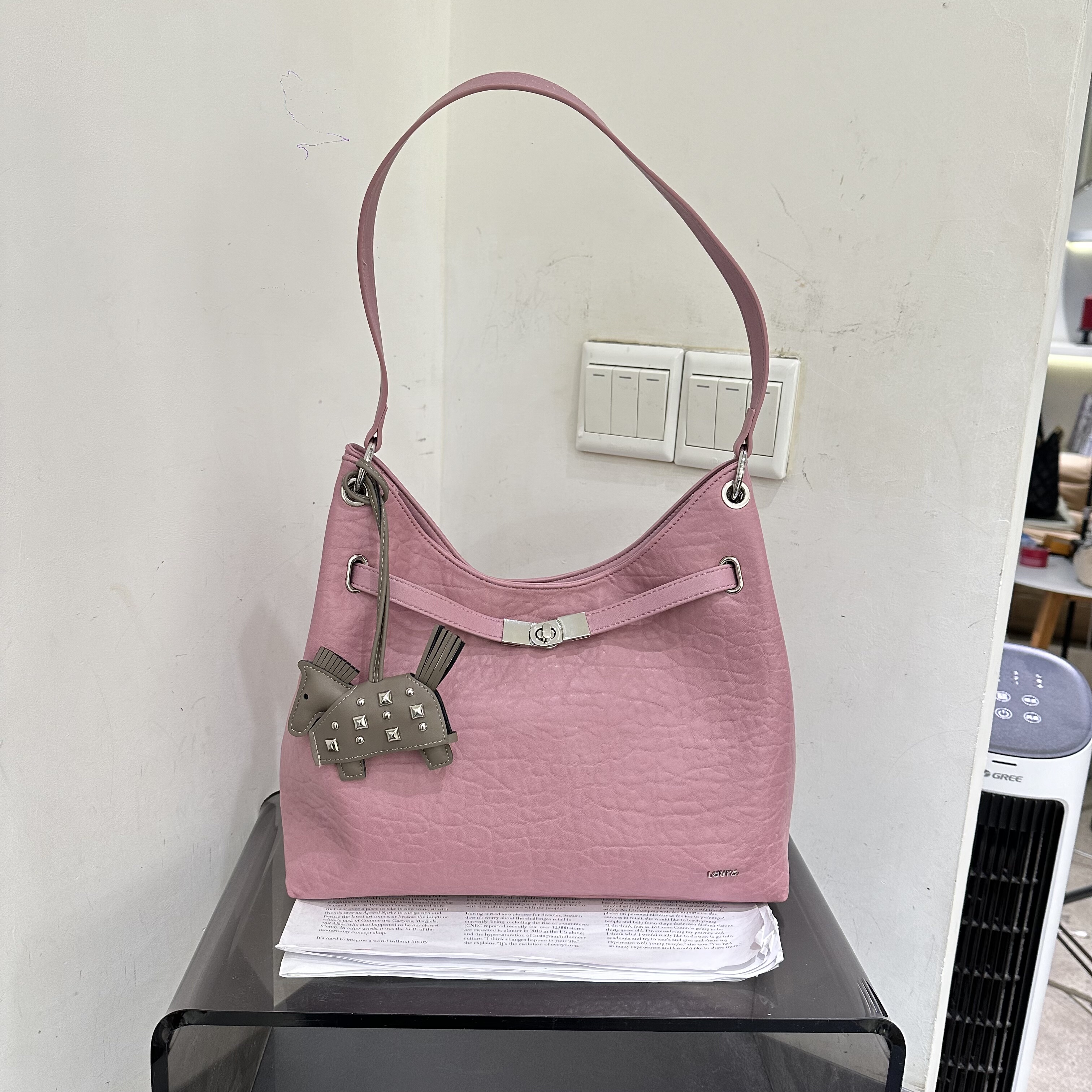 劳拉时黛新款复古休闲慵懒风软皮单肩腋下托特包斜挎包实用子母包