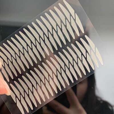 大眼睛女孩局部斜切橄榄双眼皮贴